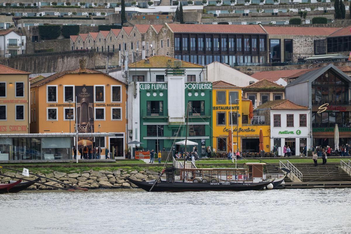 Vila Nova de Gaia, al otro lado del río.