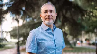 Eduardo Barba, jardinero: "Tener plantas en una oficina baja los niveles de estrés y mejora la productividad"