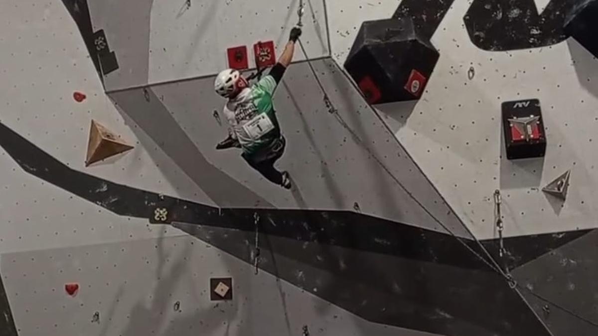 Javier Paredes, en acción.