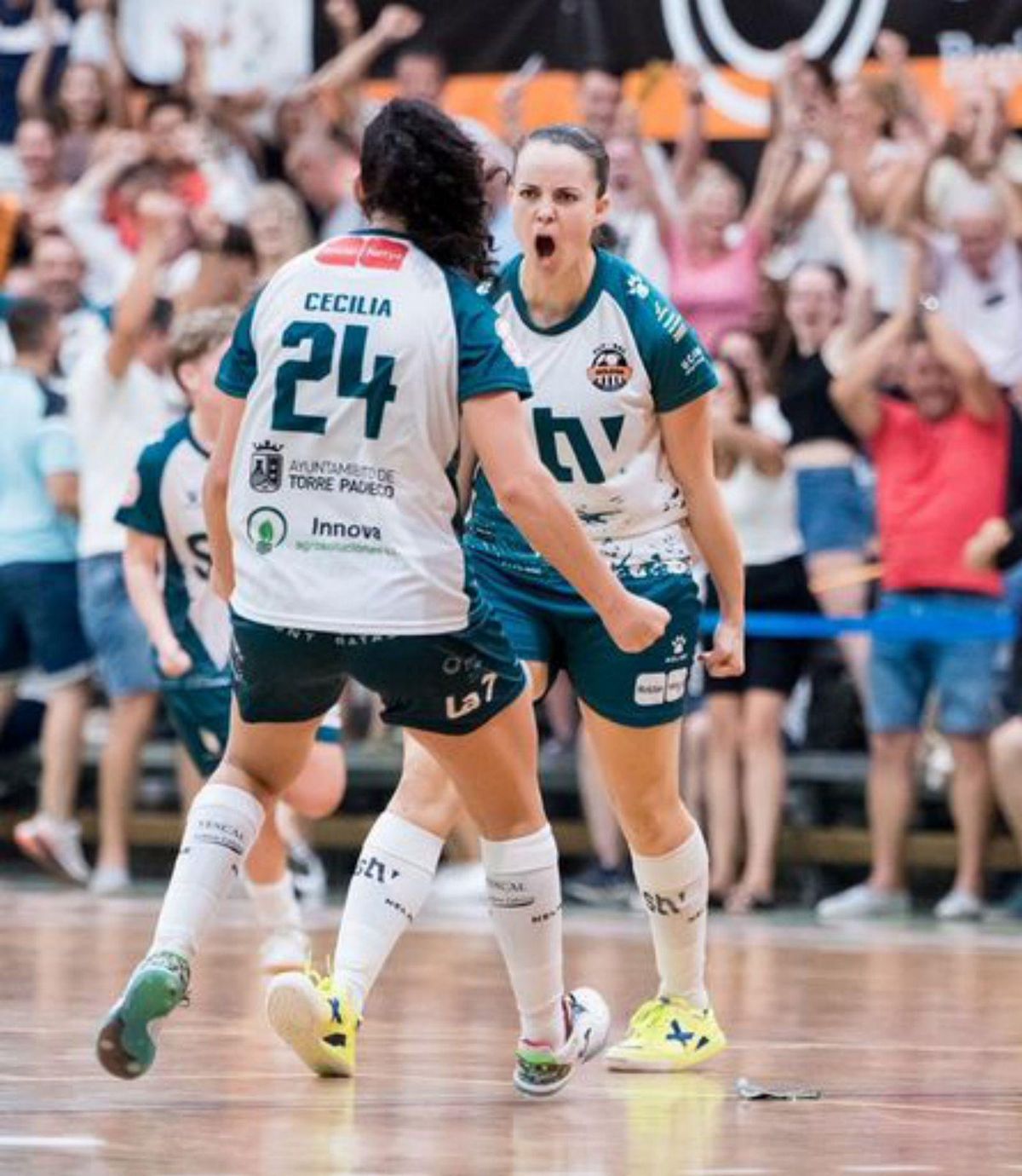 Ángela Górriz, celebrando un gol. | STV ROLDÁN