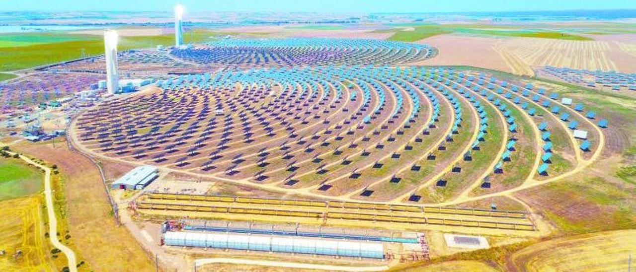 Instal·lació fotovoltaica
a la província de
Sevilla.  shutterstock