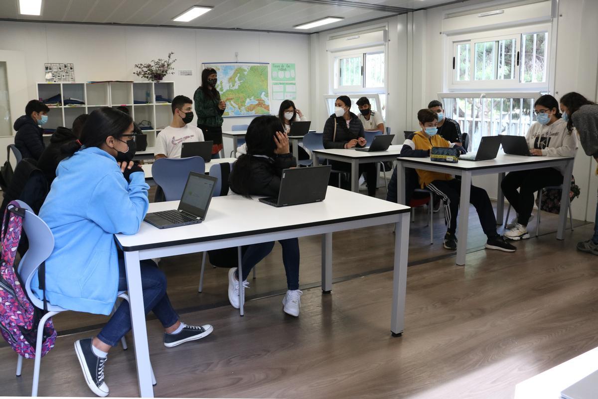 Clase de cuarto de ESO en el Institut Escola El Til·ler, de Barcelona.