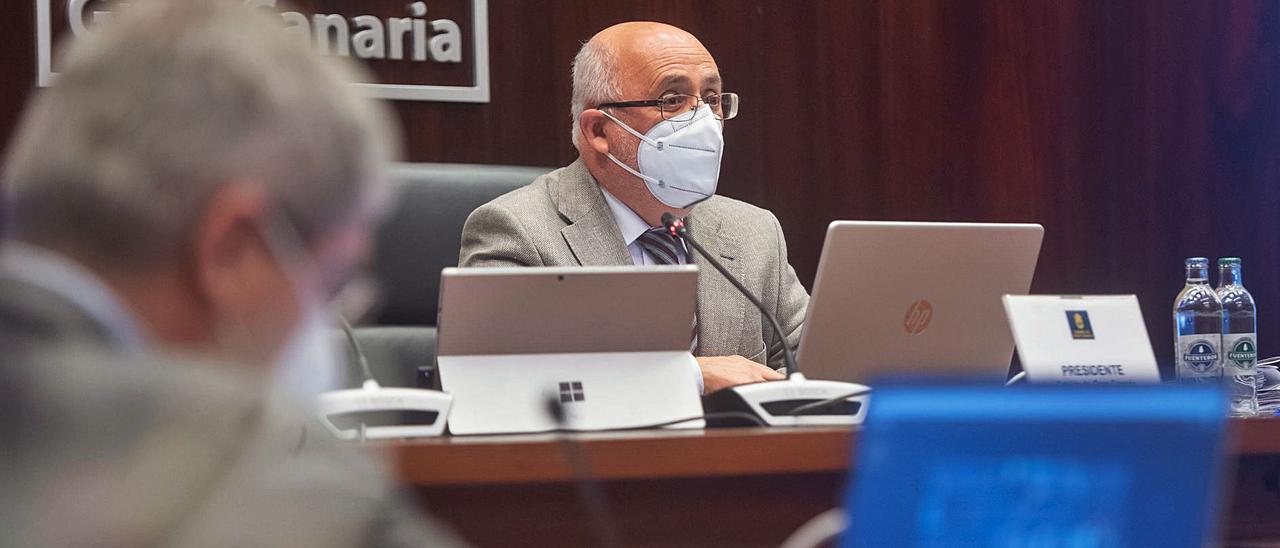 Antonio Morales, ayer durante la celebración del Pleno del Cabildo de Gran Canaria.