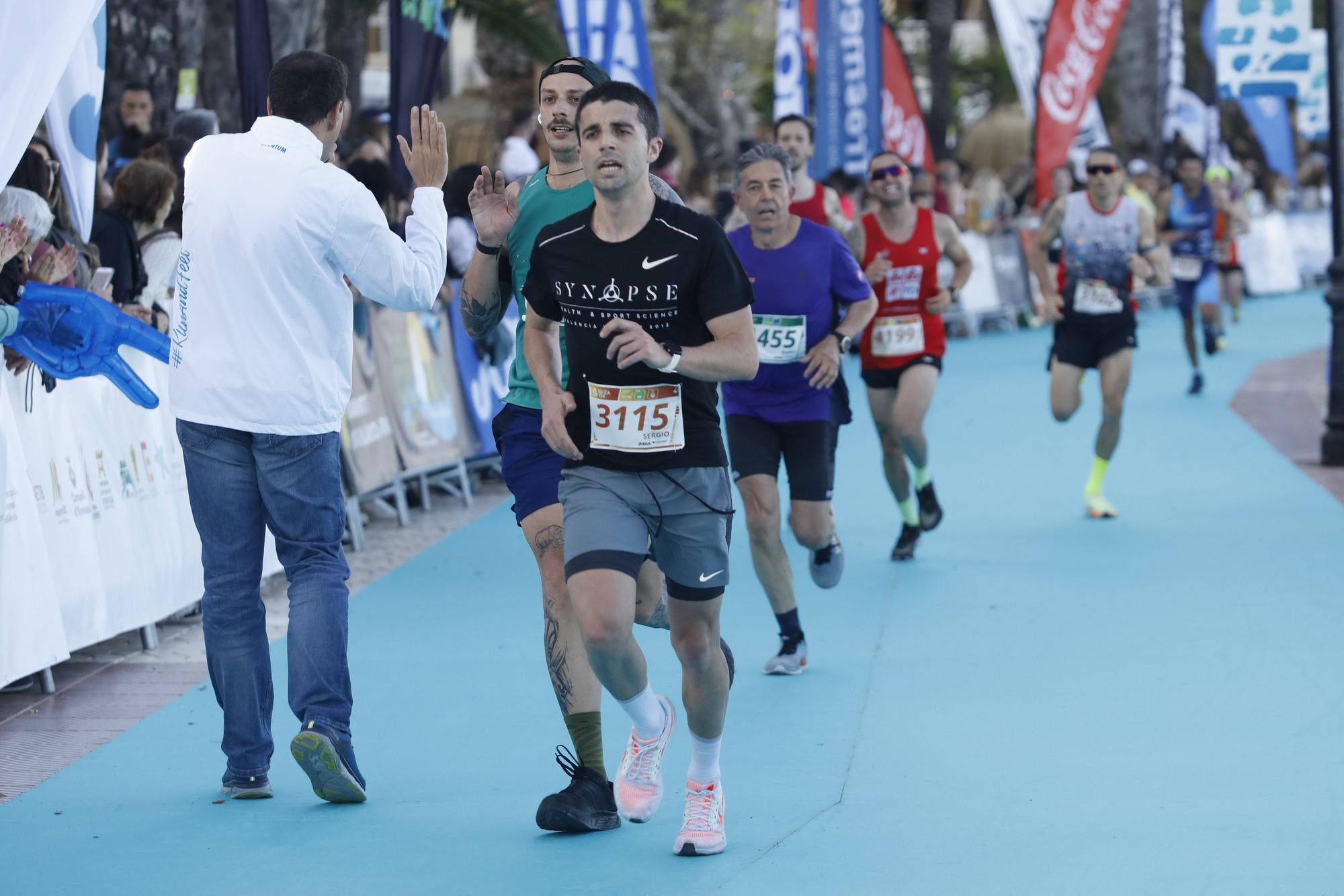 Búscate en nuestra galería de fotos del Santa Eulària Ibiza Marathon