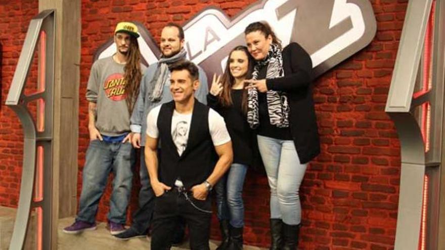 Jesús Vázquez con los finalistas de &#039;La Voz&#039;.