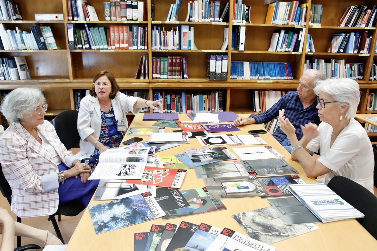 El comité de Prímula, en la biblioteca del hospital hace dos años.