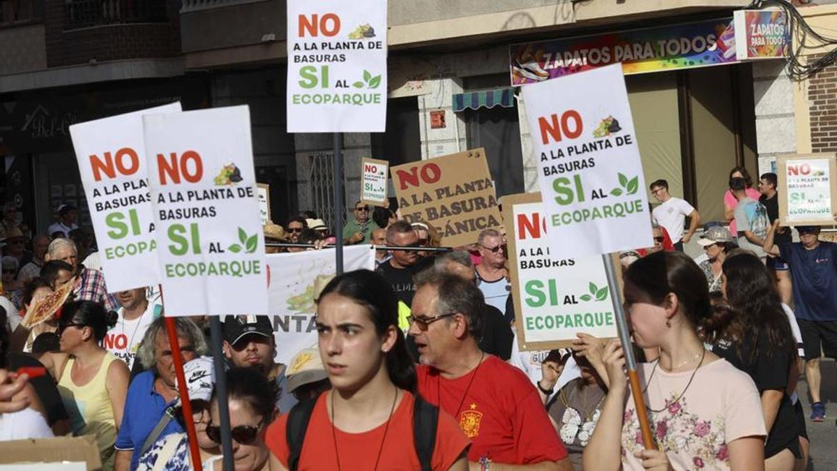 Protesta con la que los vecinos rechazaron la construcción de una planta de compostaje de biorresiduos en el polígono industrial