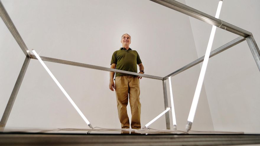 Lo que el neón revela... y esconde: Carlos Schwartz expone en la Galería Bibli