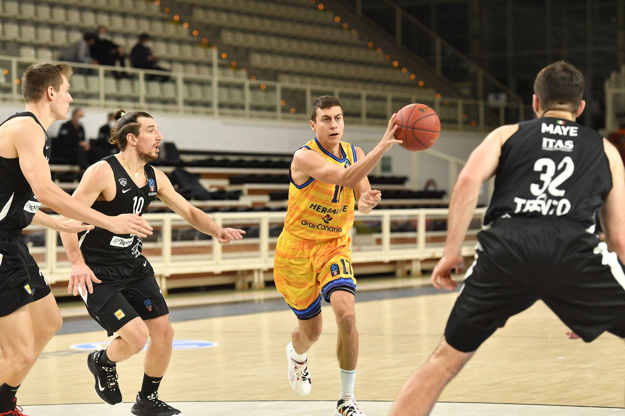 Partido de Eurocup entre el Trento y el Granca (56-67)