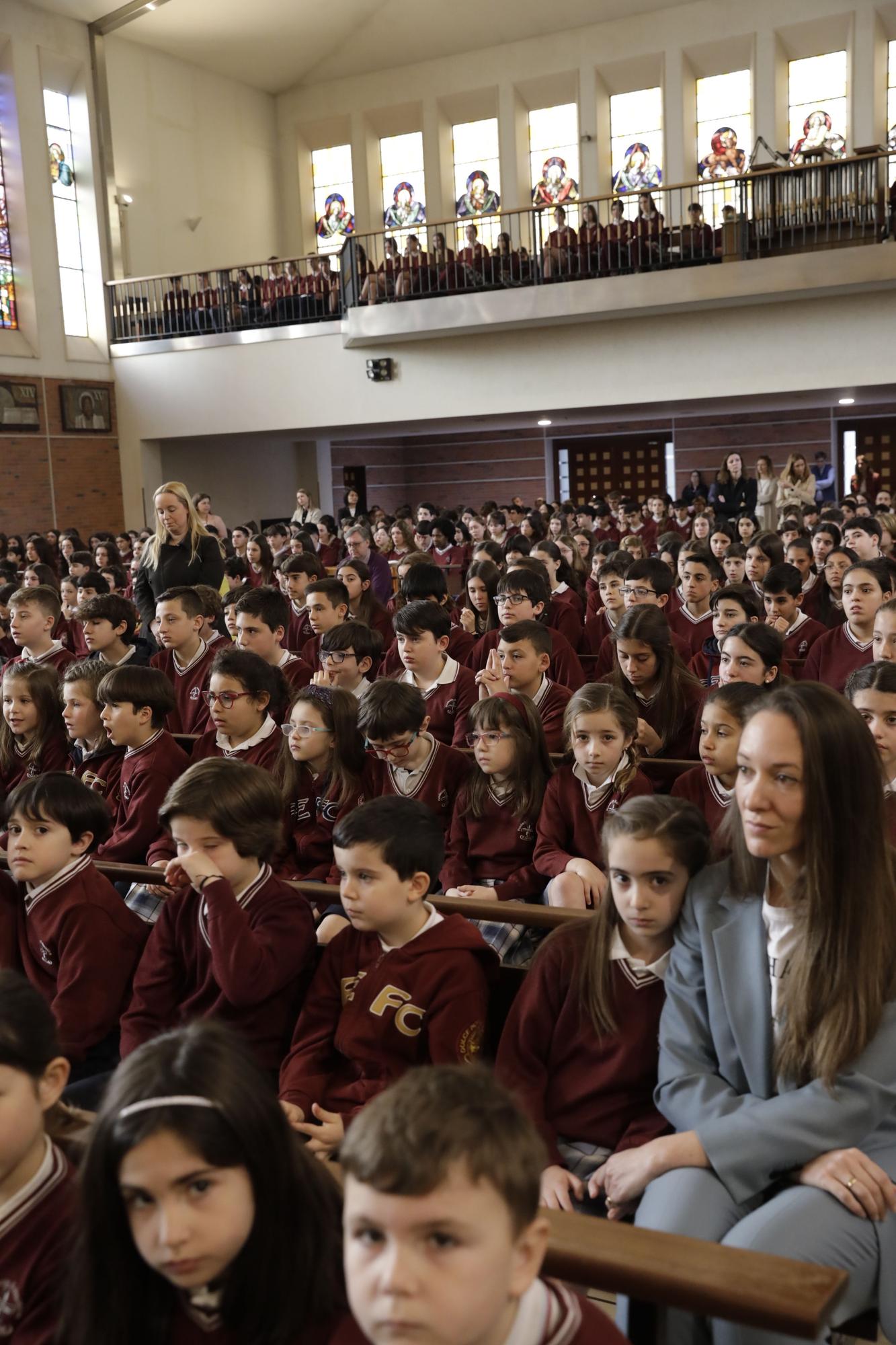 Misa por el centenario del colegio de las Dominicas