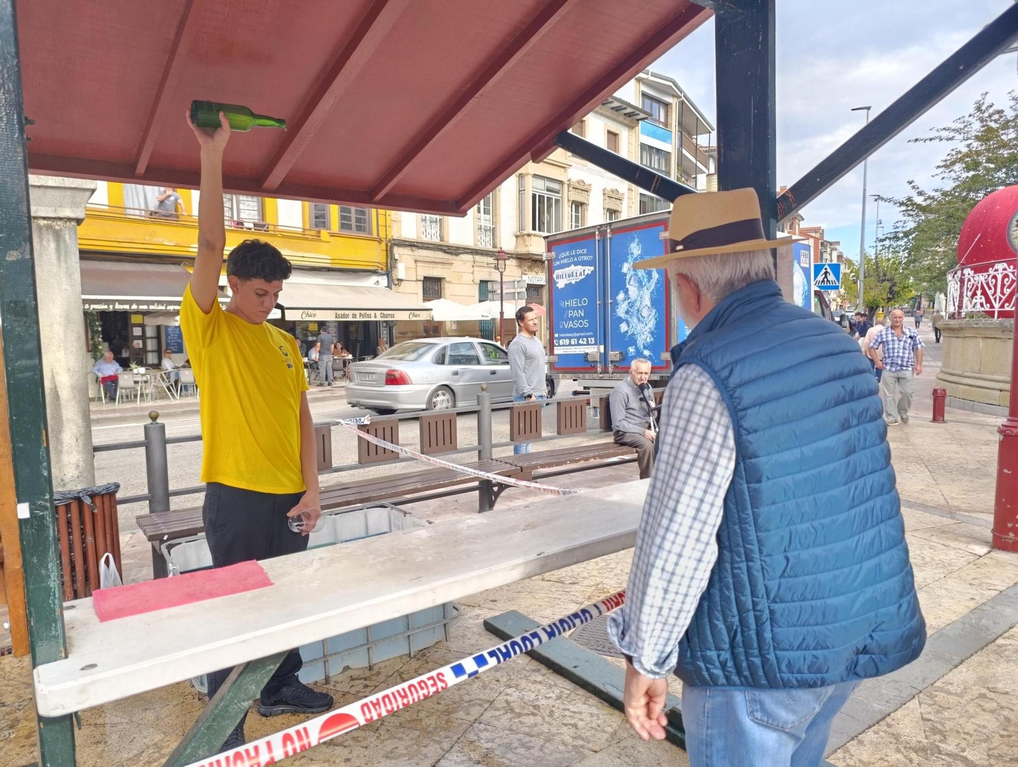 Héctor García, de Llanes,  gana la "champions" de la sidra casera en Villaviciosa