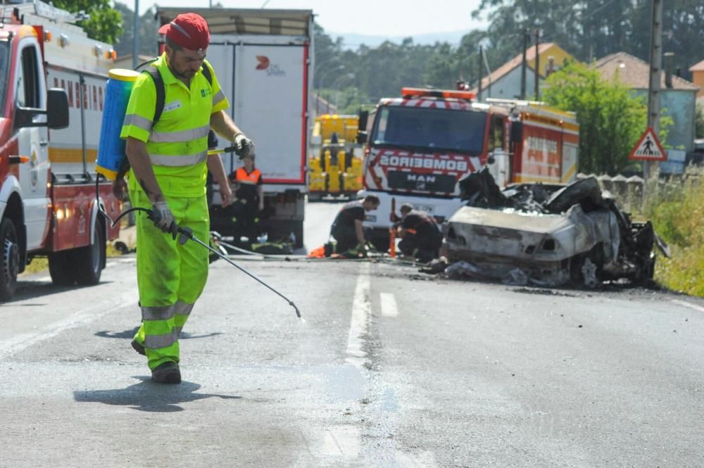 Dos muertos en un brutal accidente en Rianxo