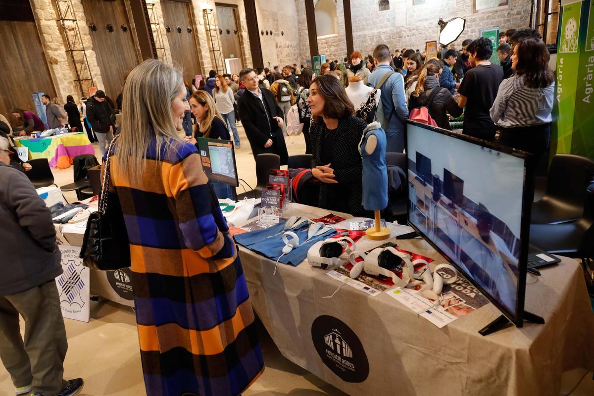 Imágenes de la Fira d'Habilitats FP de L’Alcoià y el Comtat