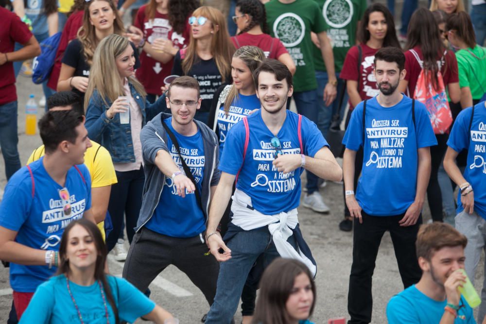 Miles de estudiantes en la macrofiesta universitar