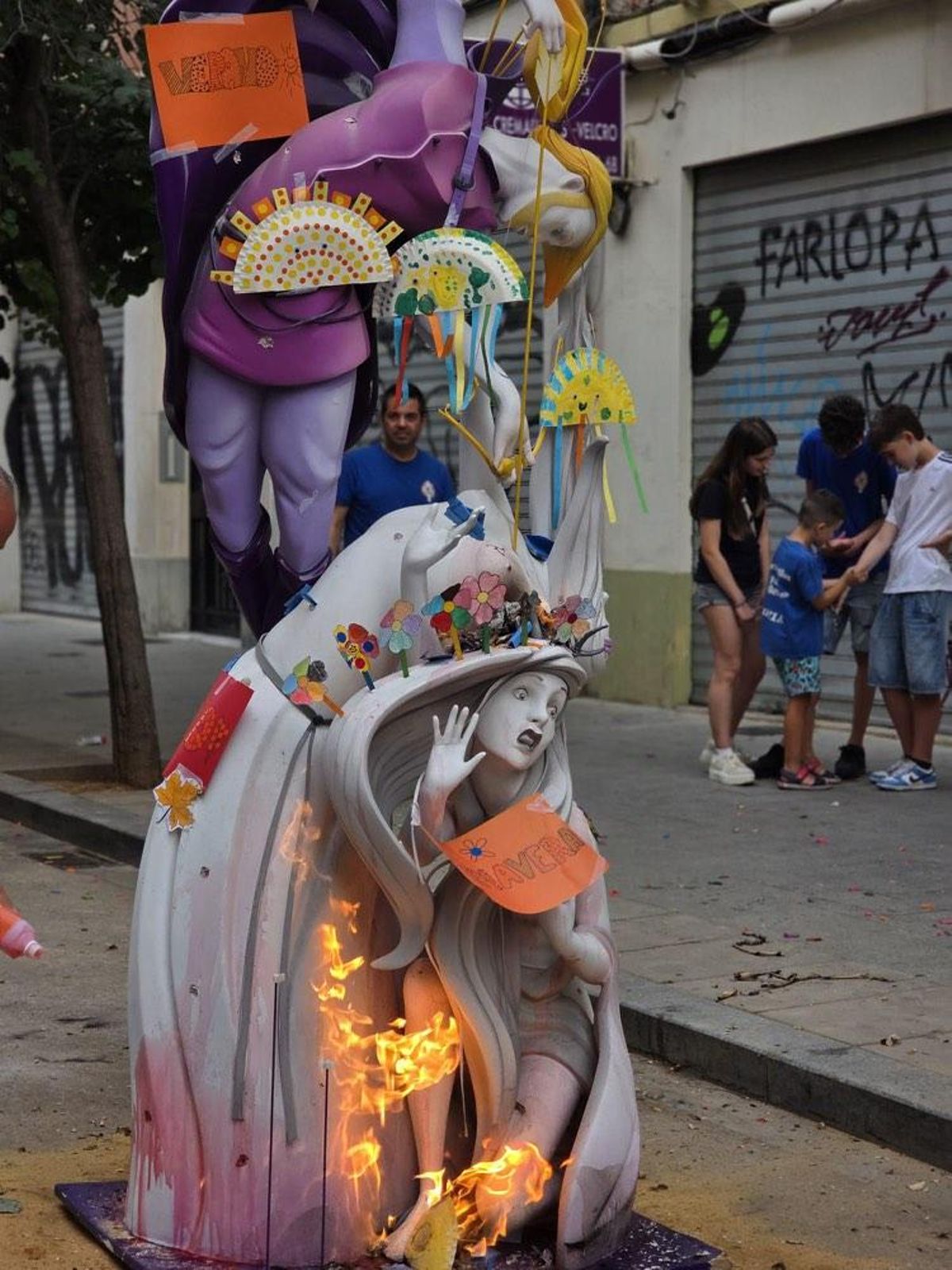 El ninot, pasto de las llamas