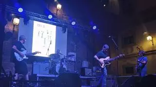 Cáceres baila a tres ritmos: las guitarras de Escenario AMEX conquistan el Foro de los Balbos