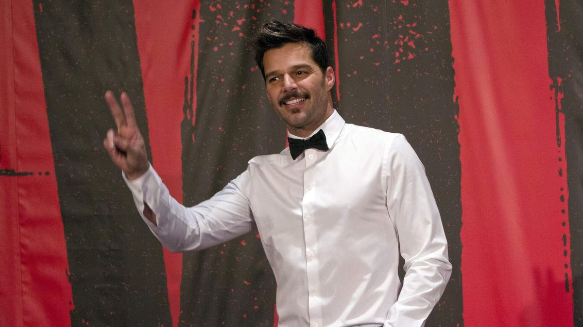 Ricky Martin presenta su disco a casi una semana del caso judicial en su contra.