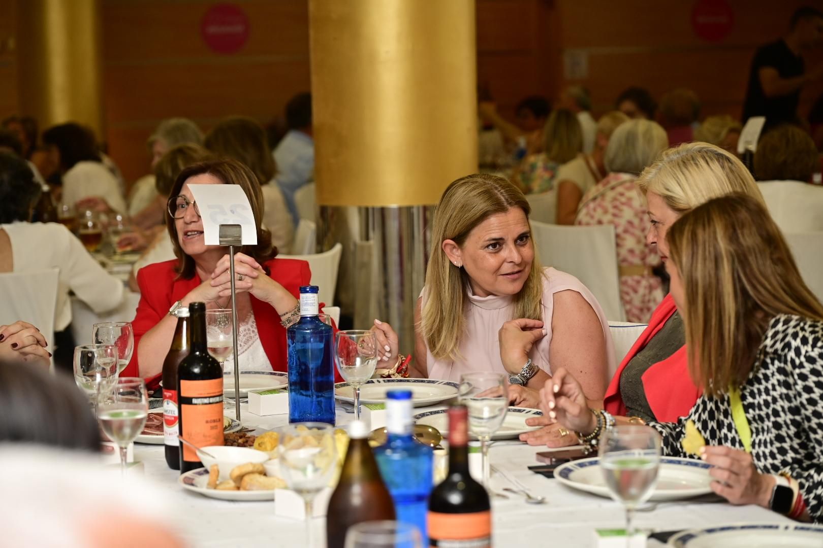 Gala solidaria a beneficio de la Asociación Conta el Cáncer en Castelló