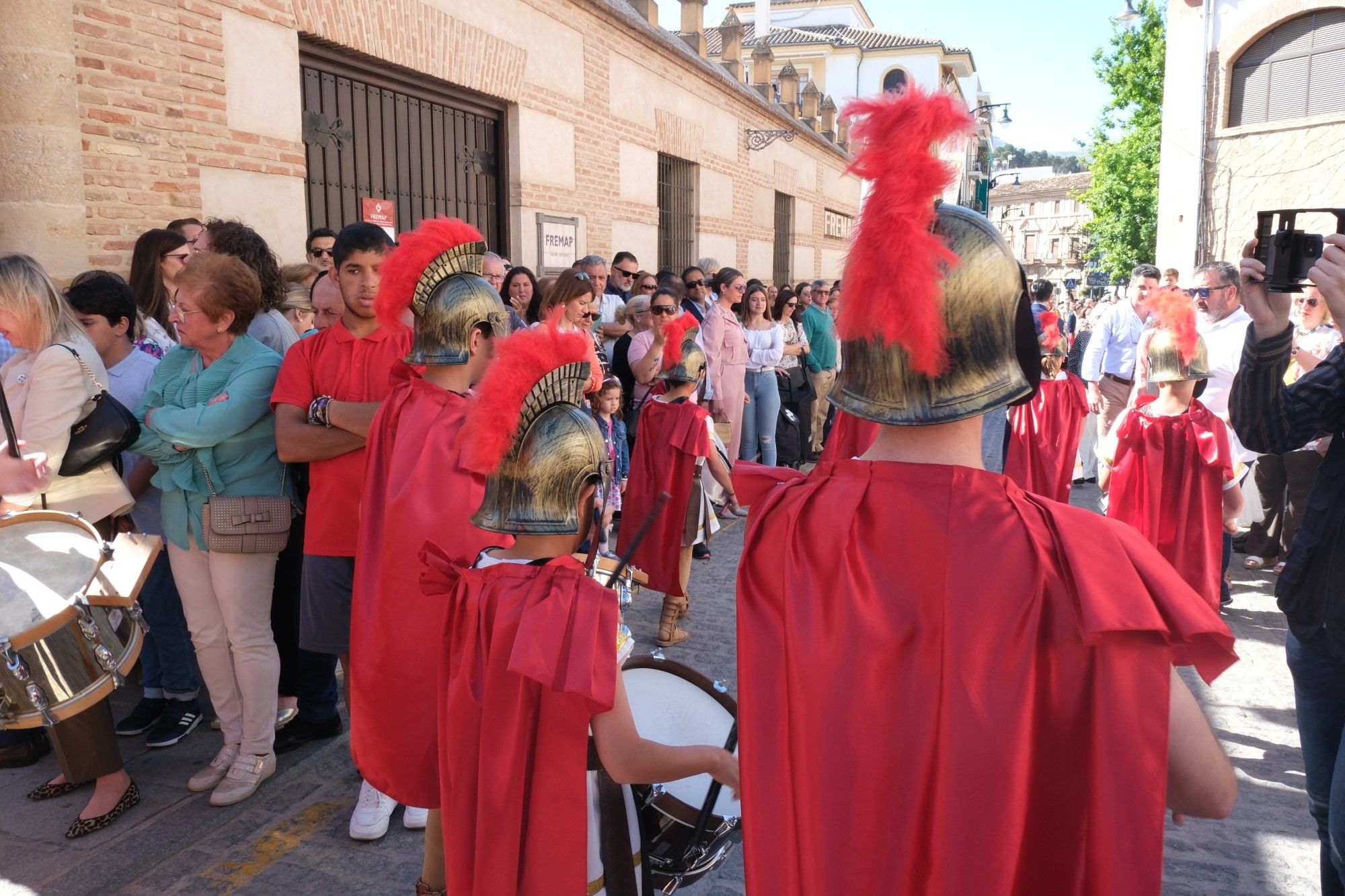 Concentración de tronos chicos en Antequera