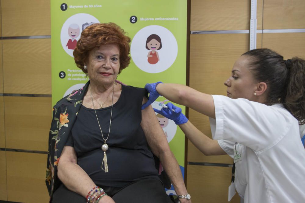 Inicio de la vacunación contra la gripe en Canaria