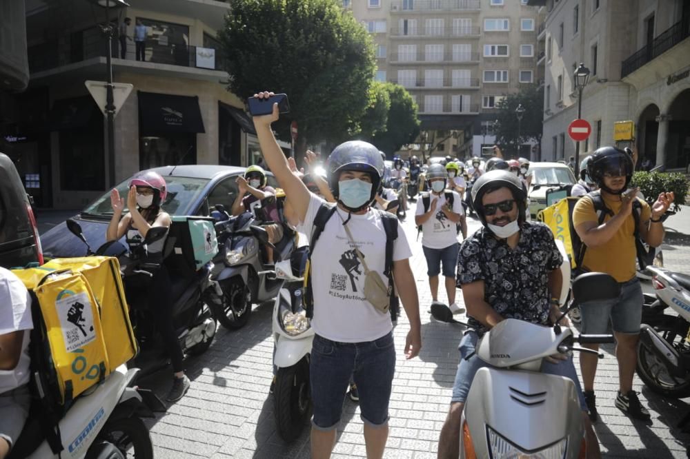 Los repartidores protestan por las calles de Palma