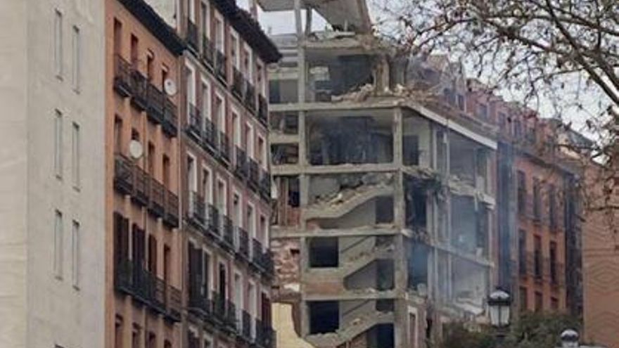 Almenys tres morts i una desena de ferits en una explosió en un edifici del centre de Madrid