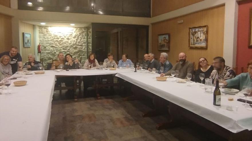 Almonacid de la Sierra celebró una cata de Navidad en la bodega municipal con la asistencia de 25 personas.