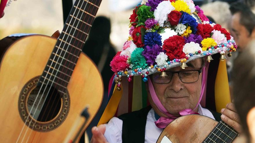 La panda de San Lorenzo ensaya para la Fiesta Mayor de Verdiales