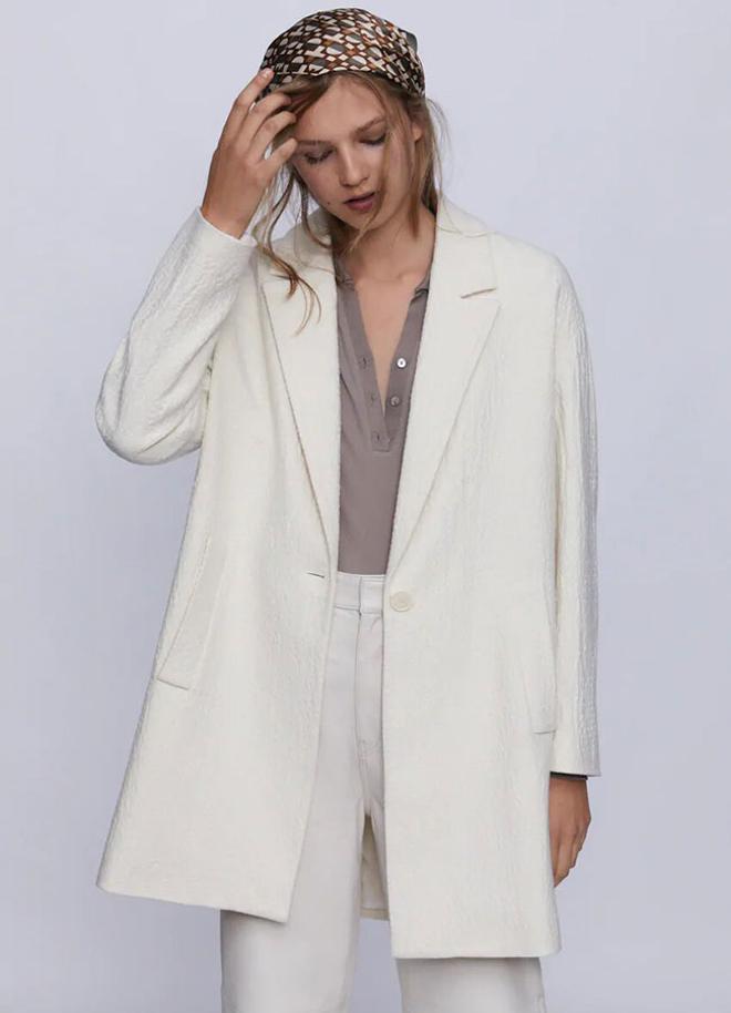 10 abrigos, chaquetas y sobrecamisas en blanco de las rebajas de Zara -  Woman