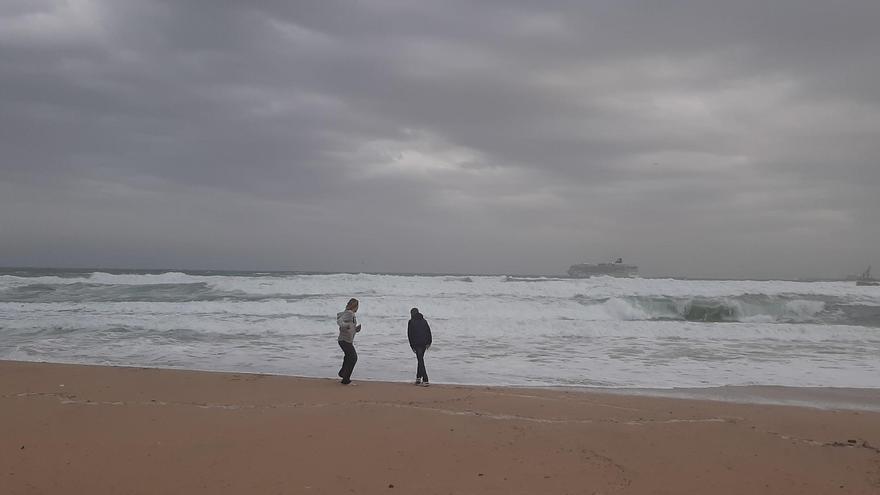 Der Sturm beginnt auf Mallorca: Windgeschwindigkeiten von 140 Km/h und eine gesperrte Meerespromenade