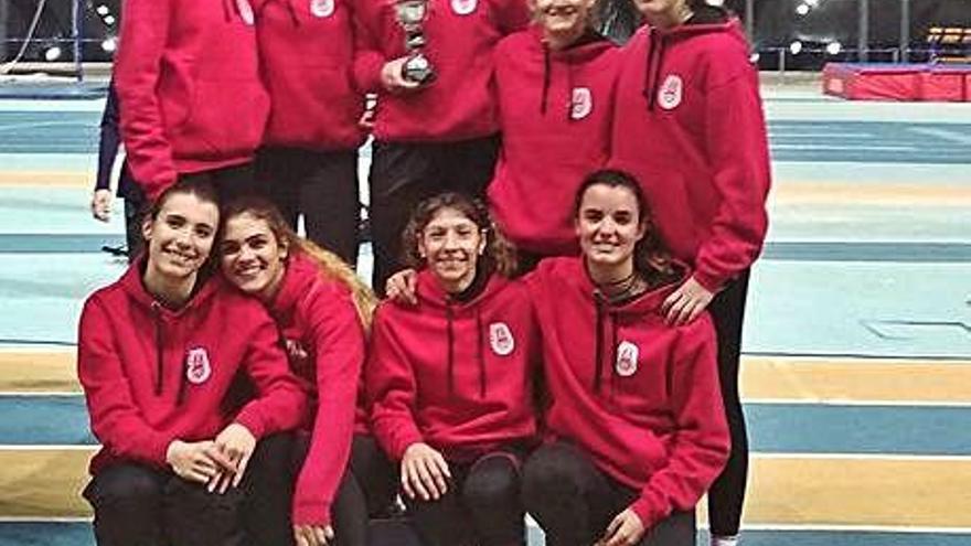 Equip femení de l&#039;Avinent CA Manresa, bronze a Sabadell