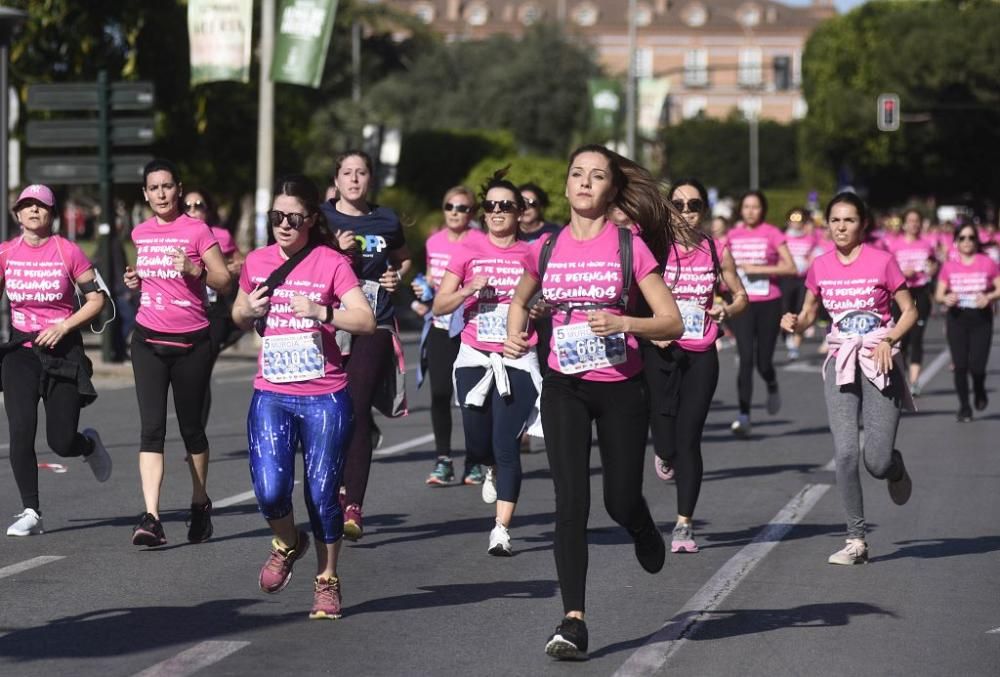 Ambiente en la V Carrera de la Mujer de Murcia