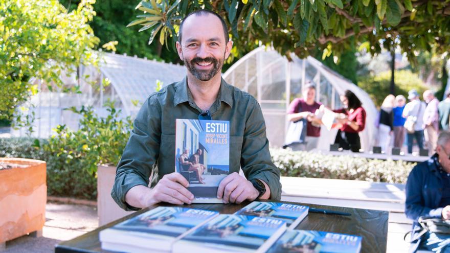 Cinc títols que han volat de les prestatgeries de la Plaça del Llibre de València