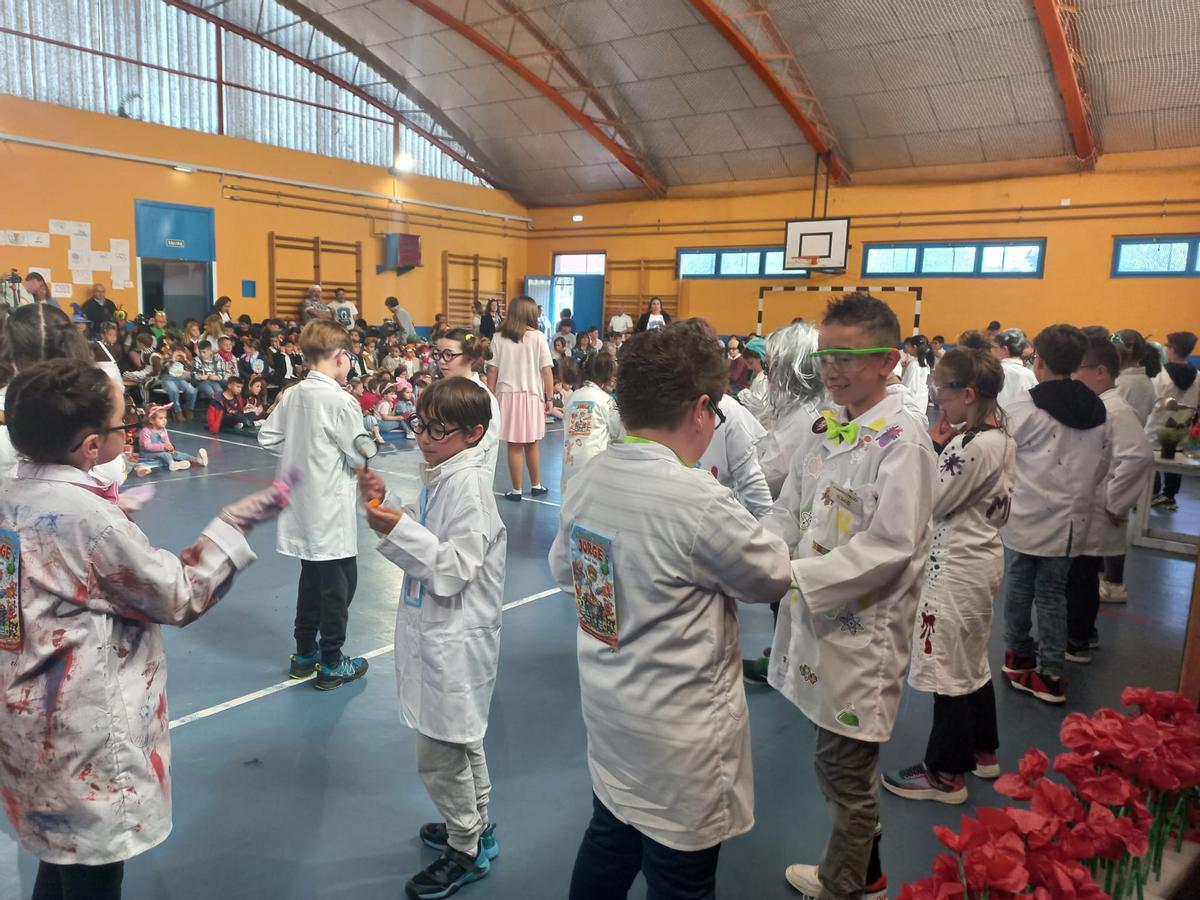 El festival "SolidArte" del colegio Virgen del Fresno de Grado, en imágenes