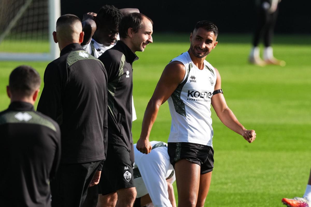 Galería | El CD Castellón entrena en el SkyFi Castalia antes de recibir al Sporting