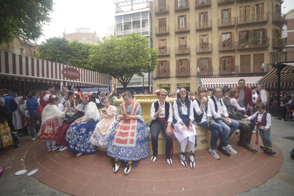 Ambiente en la plaza de las Flores en el Bando