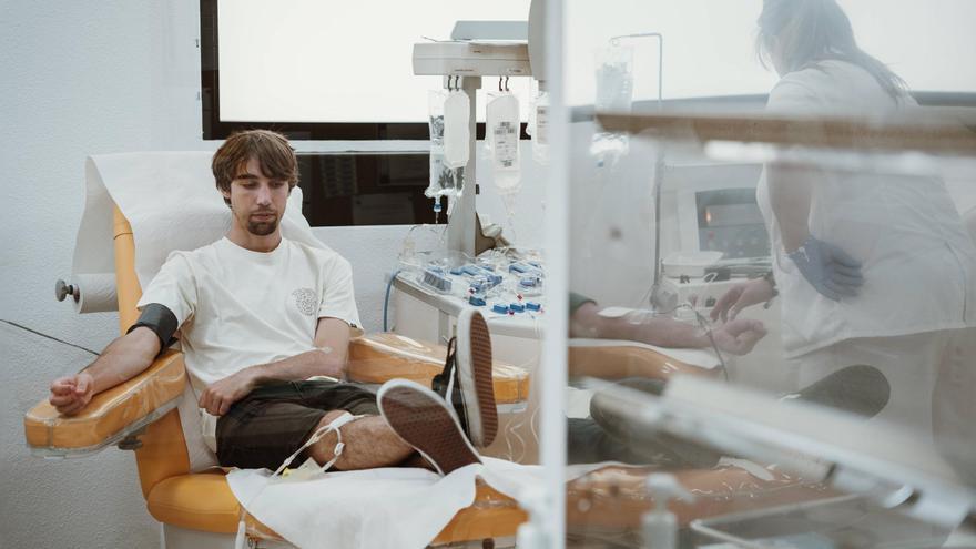 Donantes de sangre en Mallorca: &quot;El pinchazo no duele y te tratan muy bien&quot;