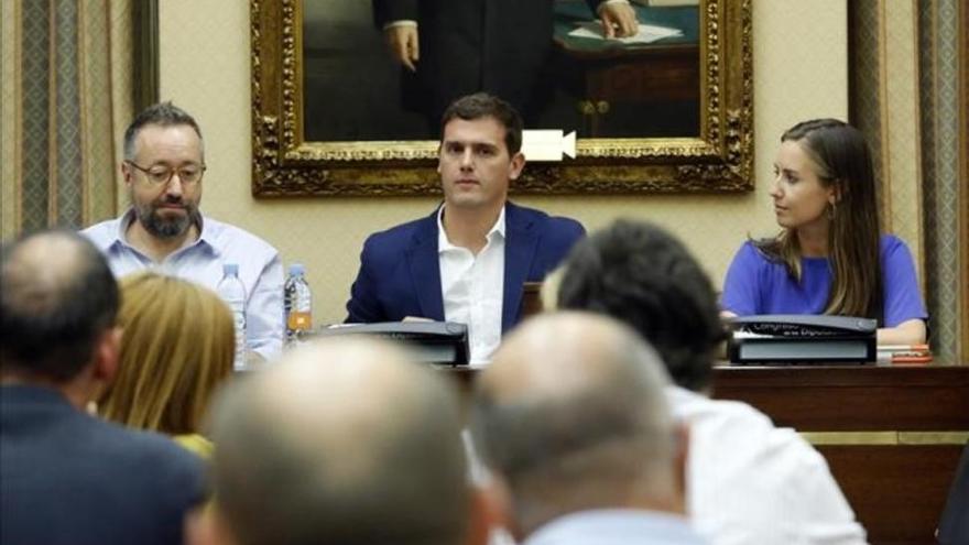 Ciudadanos pide al PP y PSOE que rectifiquen &quot;por el bien de España&quot;