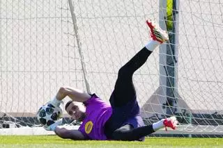 Joan Garcia ya está a punto, pero Eric se cae