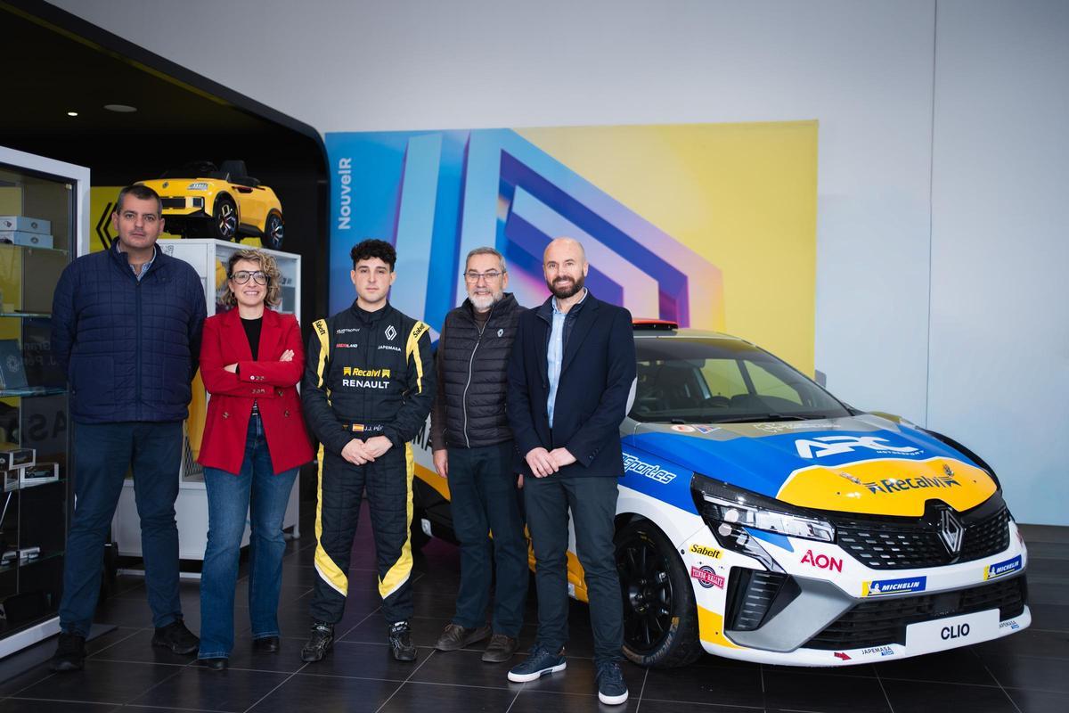 El equipo seguirá compitiendo bajo el amparo del Club Automovilismo Canelobre  Busot, cuyos representantes también estuvieron presentes en el acto.