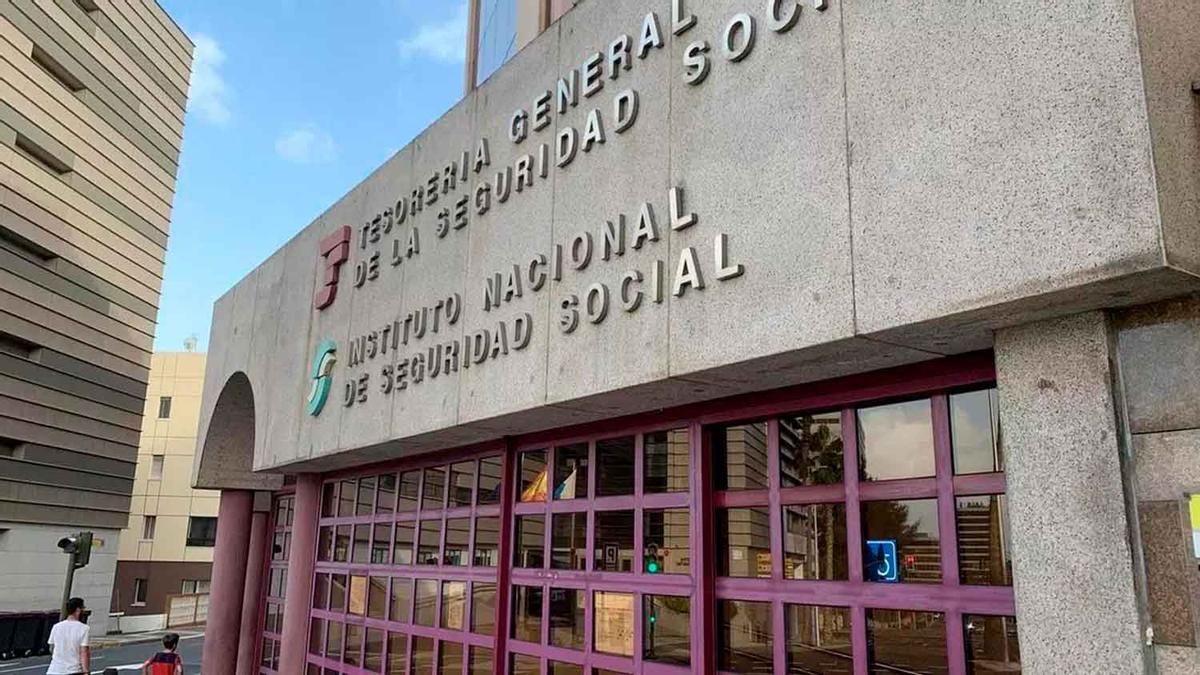 La Seguridad Social confirma qué ocurre si estás un año y medio de baja: la empresa deja de cotizar por ti y tu contrato laboral se suspende