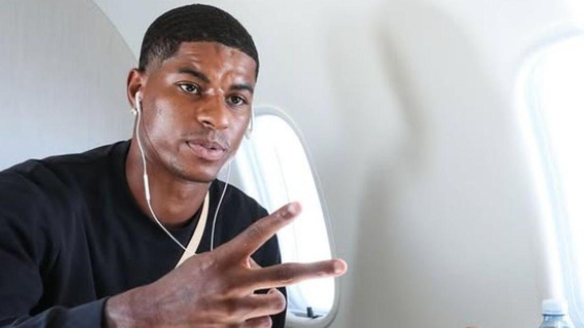 Marcus Rashford en el avión que ha trasladado al inglés a Barcelona