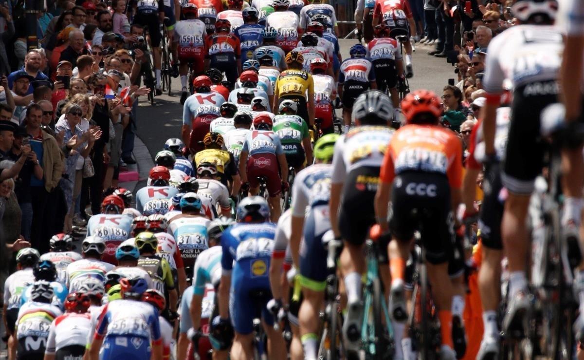 segea48990238 epernay  france   08 07 2019   the pack in action during the200628161533