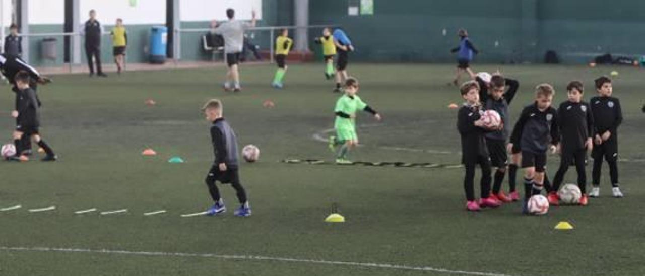 Equipos del CDF Canet en un entrenamiento de esta semana.