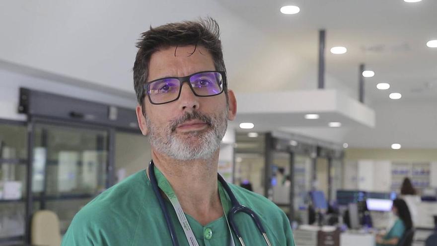 Rafael León, intensivista del hospital Reina Sofía