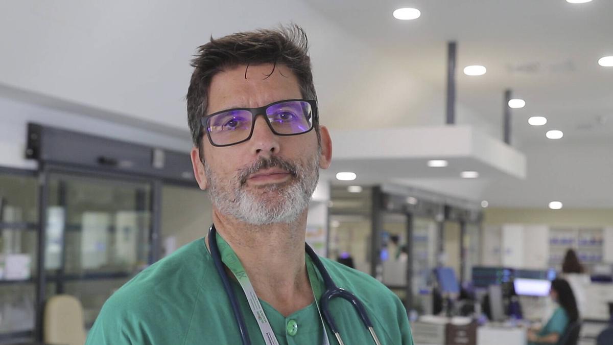 Rafael León, intensivista del hospital Reina Sofía