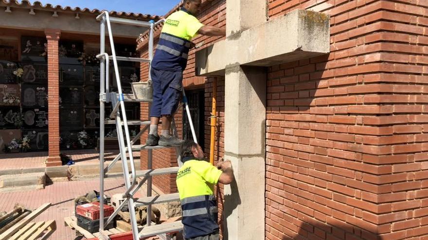 Instalación de la Cruz del Calvario.