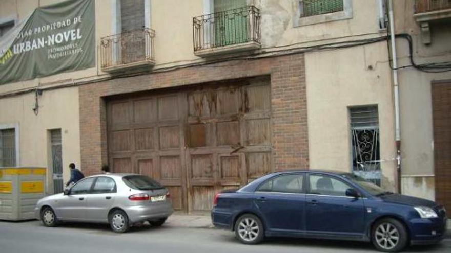 La antigua estación de autobuses asaltada en Novelda.