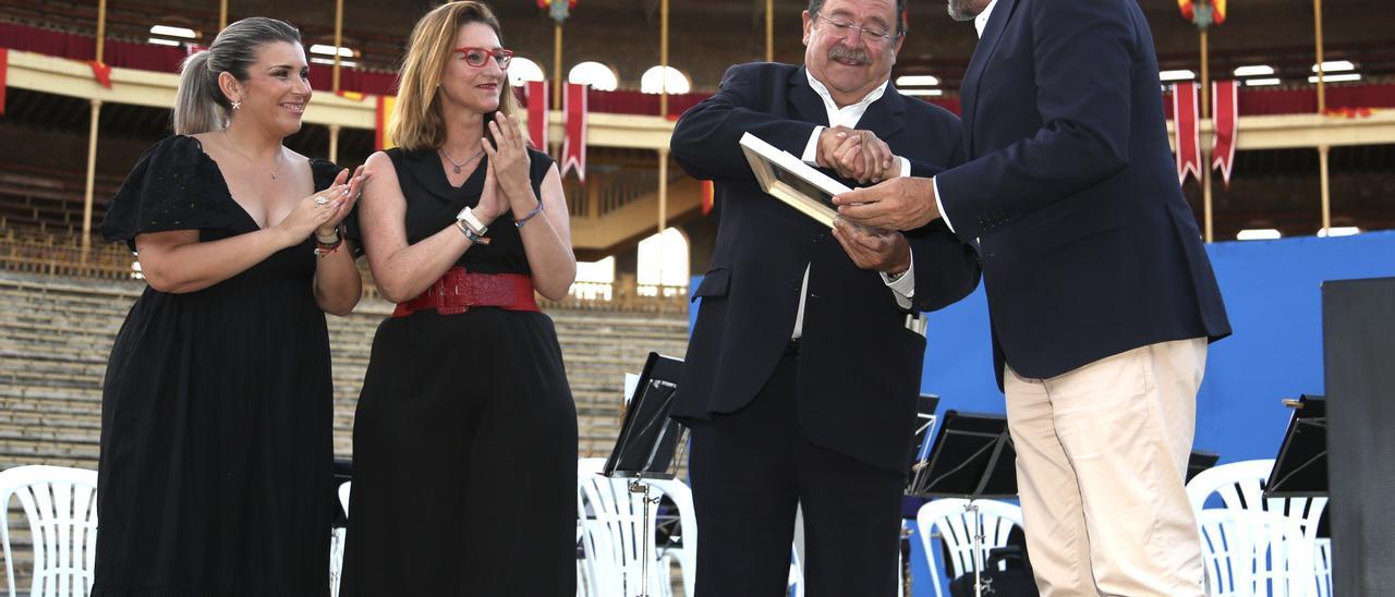 El cirujano José María Reyes da el pregón de la Feria Taurina de Hogueras 2022