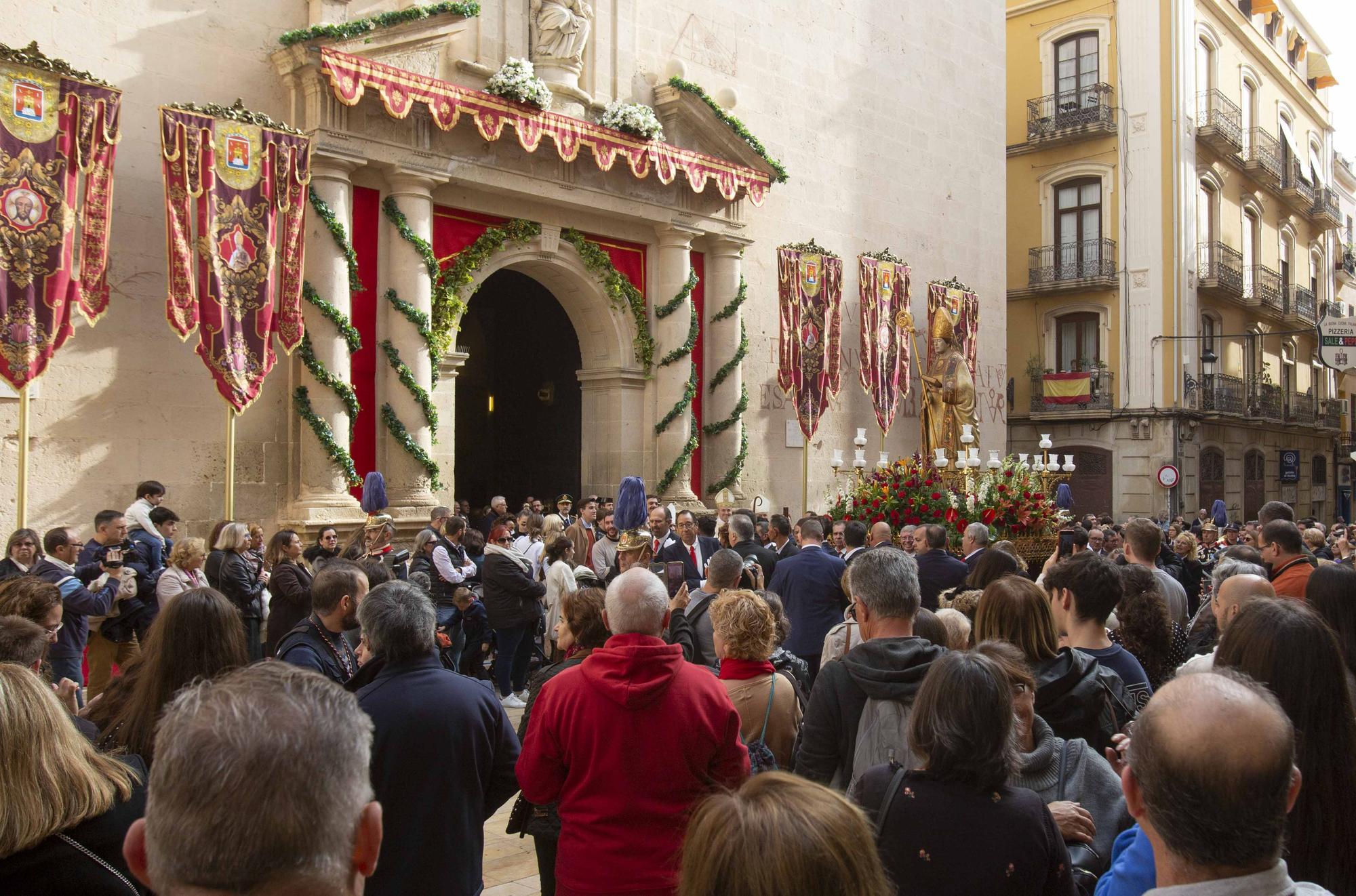 Alicante ha celebrado la festividad de su patrón, San Nicolás, con una misa en la Concatedral de San Nicolás y una procesión